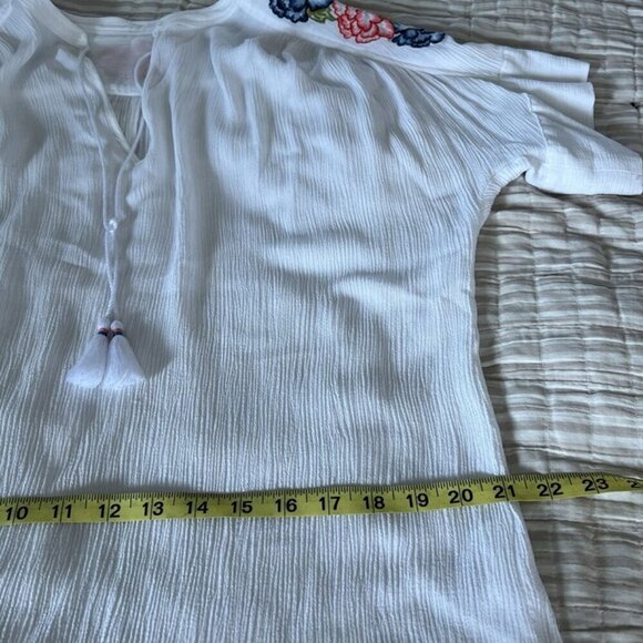 Lord & Taylor Embroidered White Blouse Sz L Short Sleeve Tunic Boho‎ Chic Beach - Picture 7 of 8